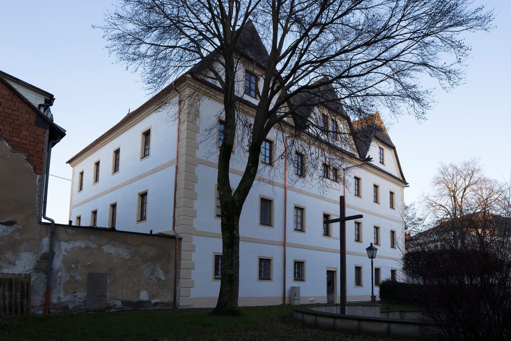 Winter Südansicht 2 Garsten Winter Süd- Westsicht